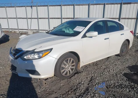 2017 Nissan Altima 2.5 S z USA, uszkodzony, nr VIN 1N4AL3AP6HC152650